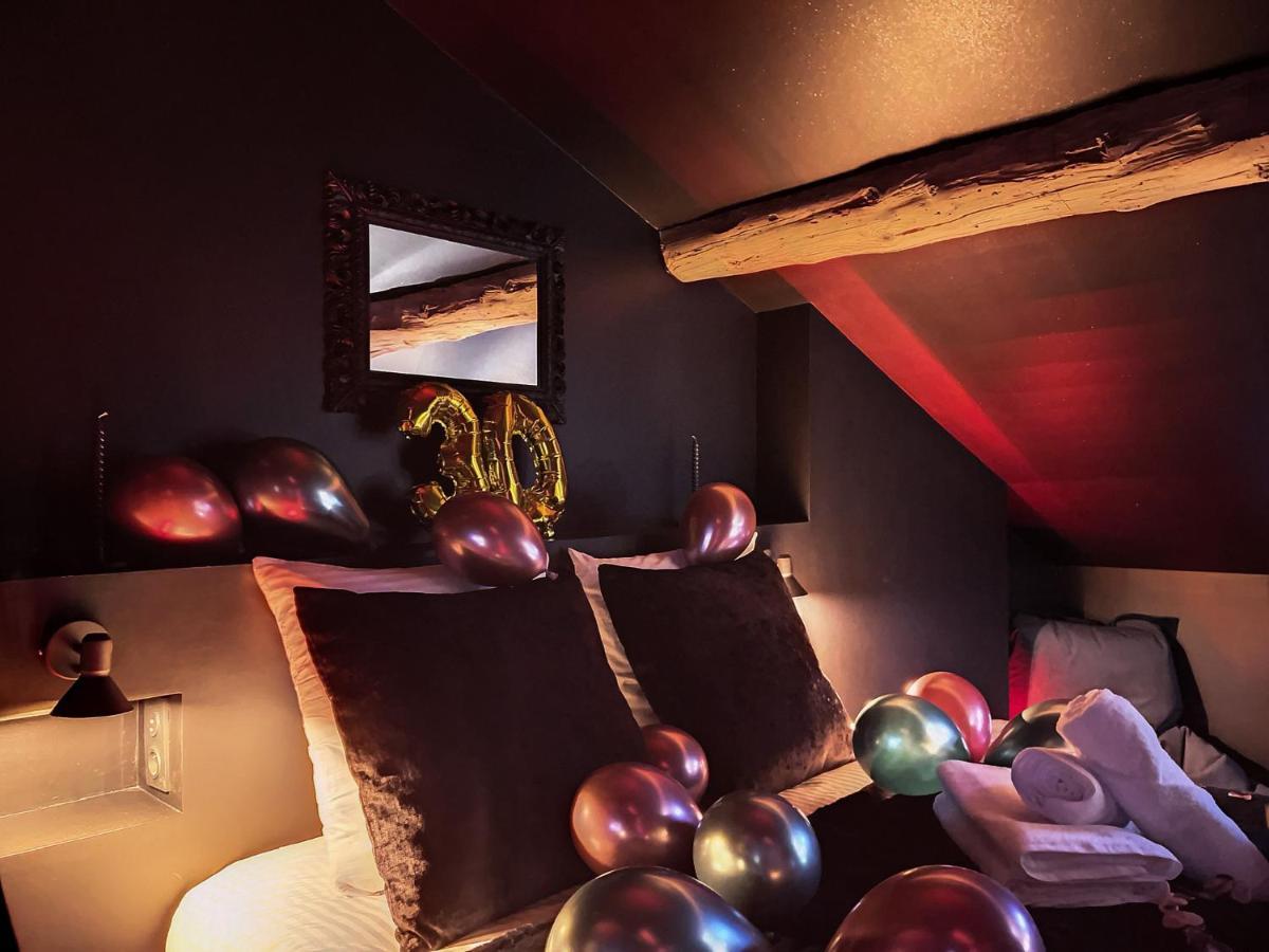 Suite Rouge Baiser Avec Jacuzzi Privatif - Loveroom Insolite Saint-Etienne  Ngoại thất bức ảnh