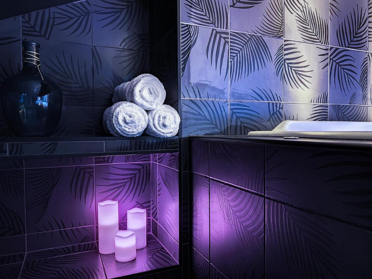 Suite Rouge Baiser Avec Jacuzzi Privatif - Loveroom Insolite Saint-Etienne  Ngoại thất bức ảnh